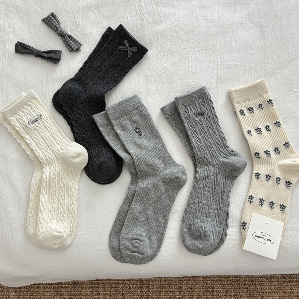 1 Pair Solid Color Twisted Knot Cotton Mid-Calf Socks Picture4
