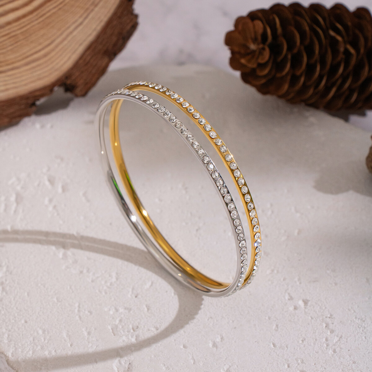 1 pezzo di lussuoso ed elegante cerchio in acciaio inossidabile impermeabile color oro con zirconi