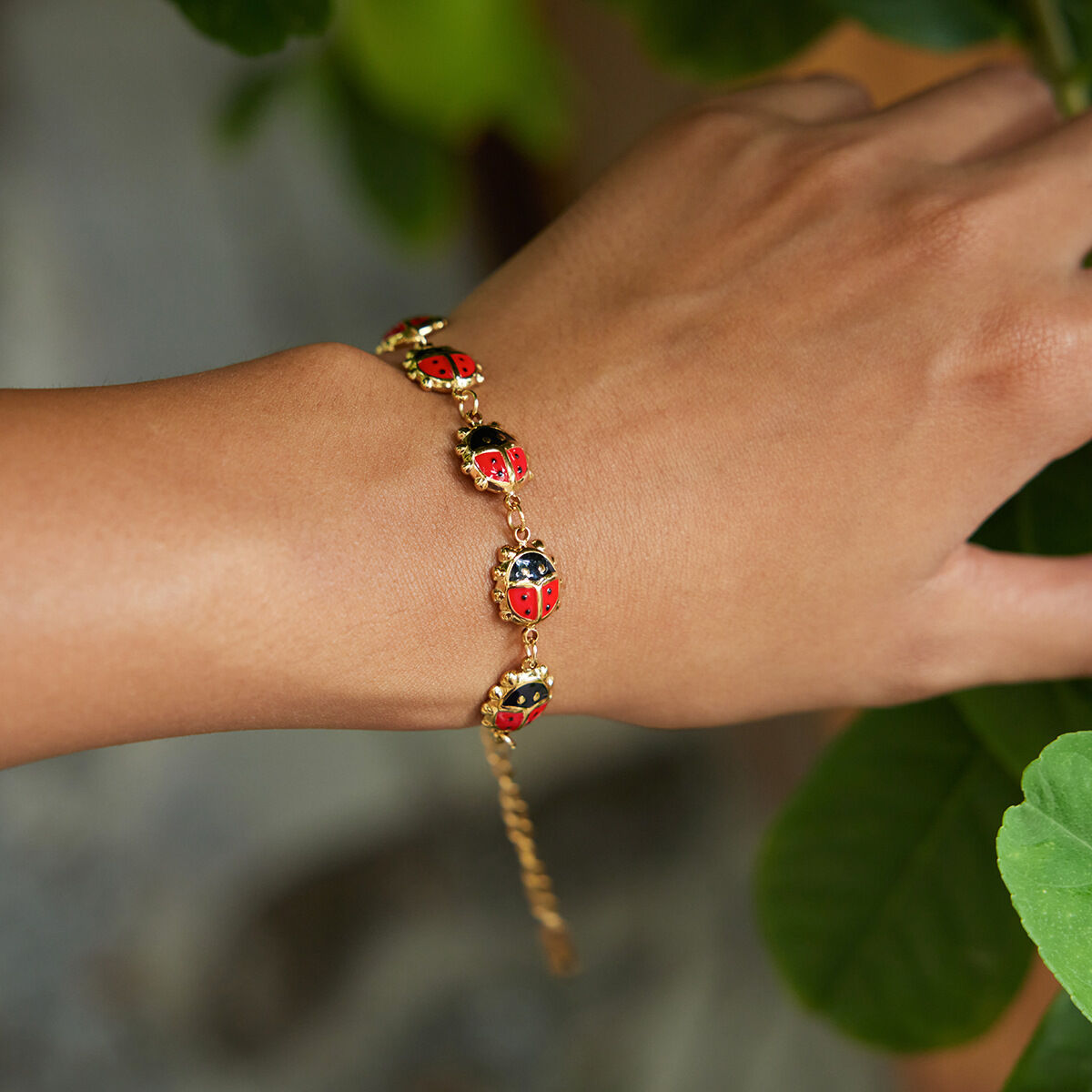 1 Piece Vivid Beetles Stainless Steel Waterproof Gold Color Women's Charm Bracelets Picture3