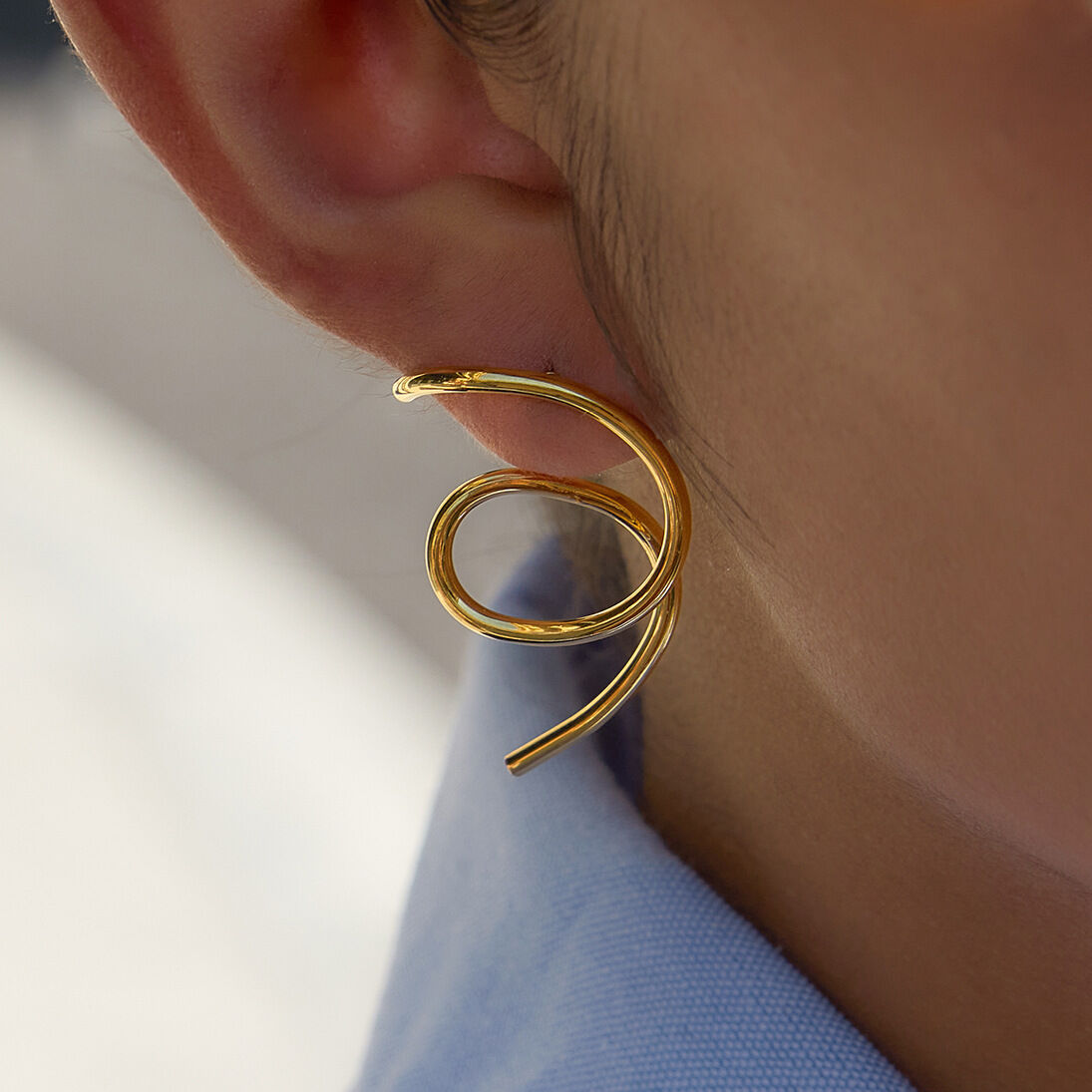 1 Pair Modern Curve Stainless Steel Waterproof Gold Color Women's Stud Earrings