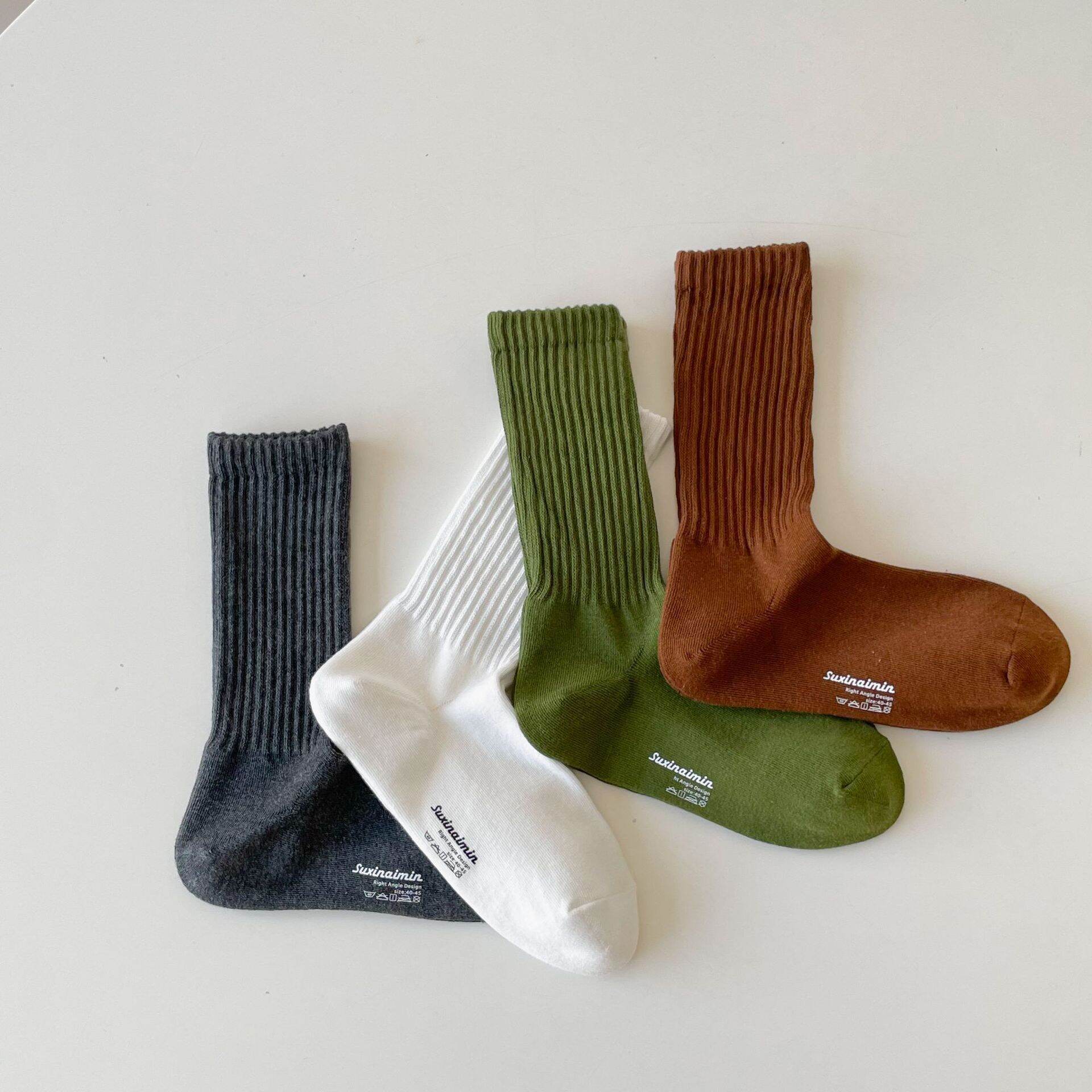1 Pair Versatile Sports - Casual Alphabet Cotton Mid-Calf Socks Picture2
