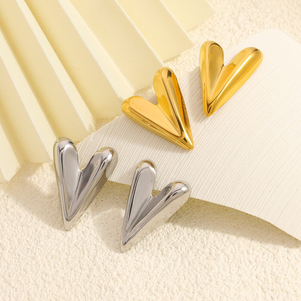 1 Pair Simple Series Daily Heart Stainless Steel Waterproof Women's Stud Earrings