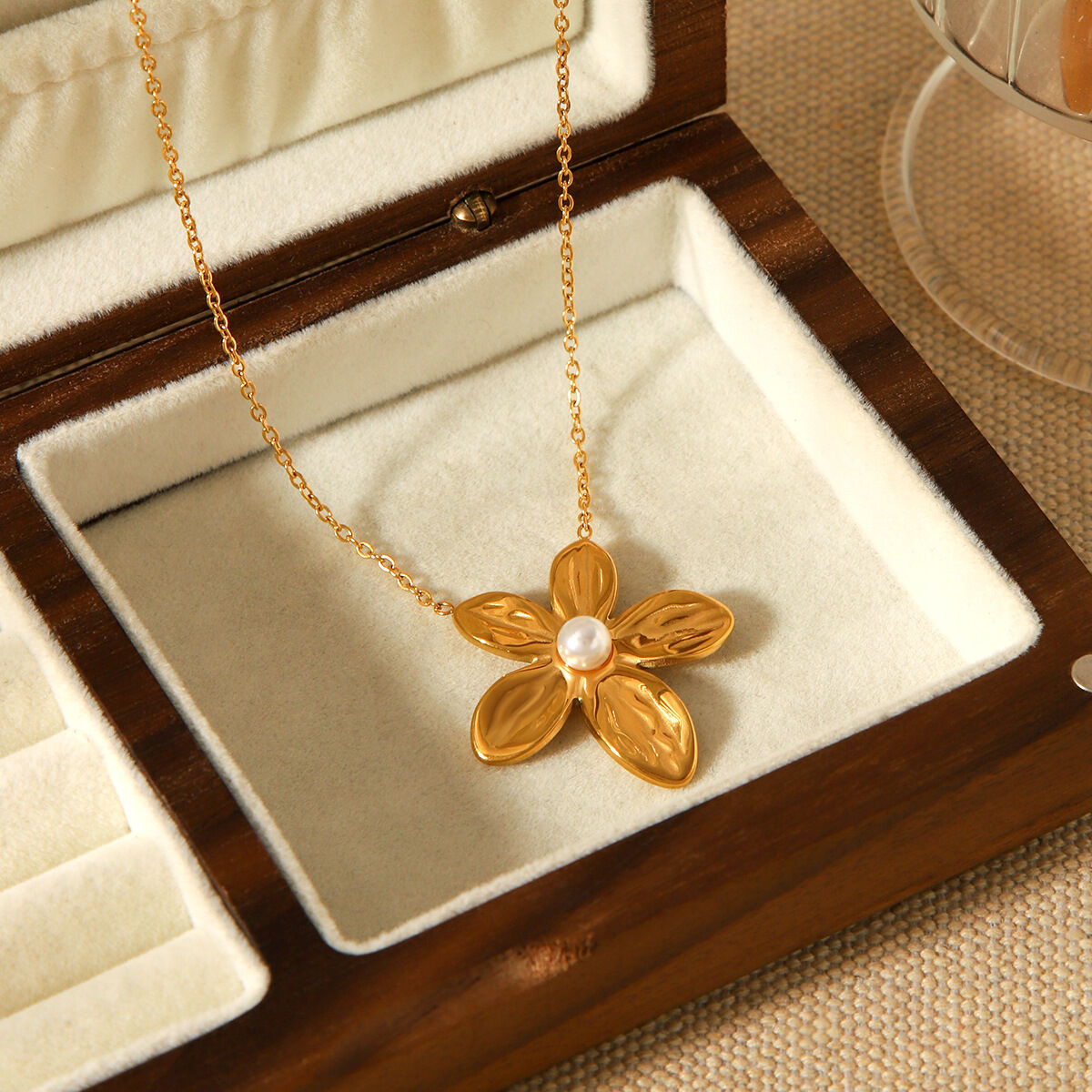 1 Piece Stainless Steel Waterproof Gold Color Flower Pearl Pendant Necklace h5 Picture4