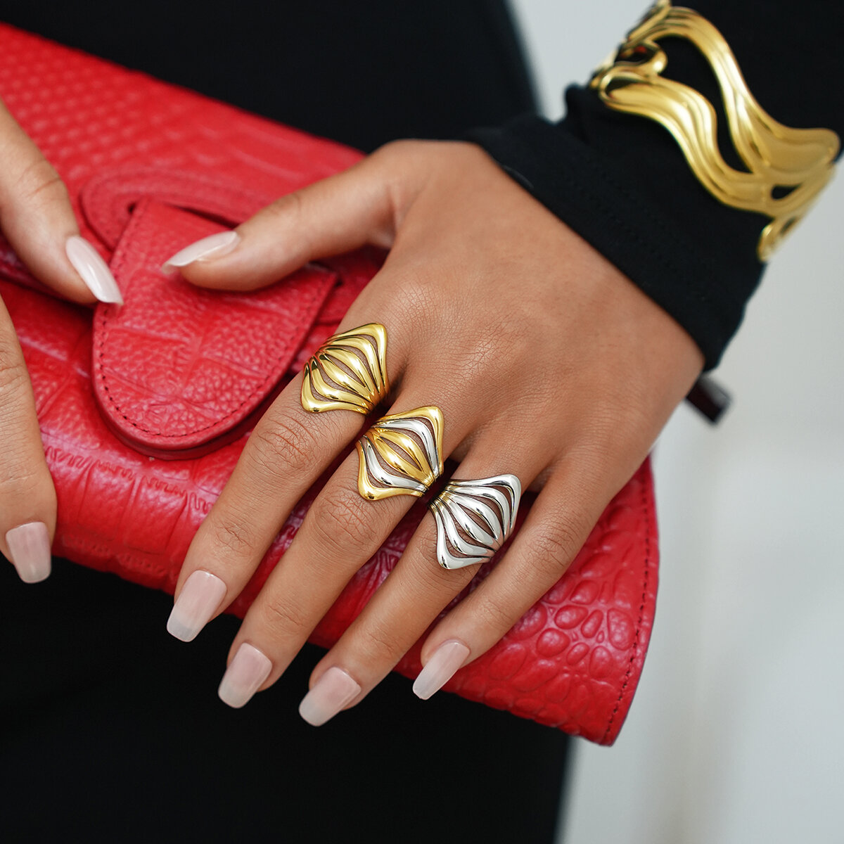 1 Piece Simple  Retro Hollowed-out Stainless Steel Waterproof   Gold Color  Statement Rings Picture4