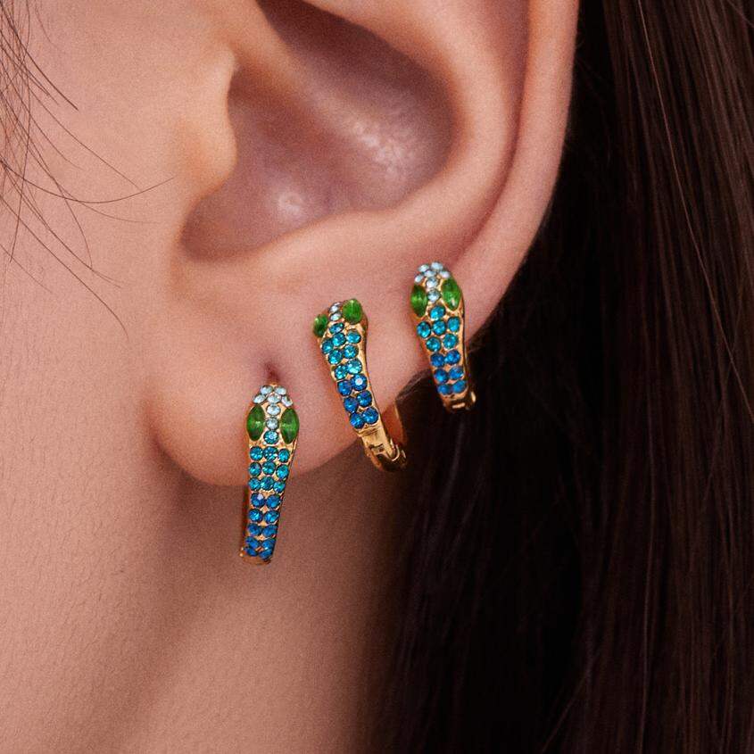 1 paio di orecchini a cerchio da donna in acciaio inossidabile con zirconi glamour e serpente, impermeabili, color oro