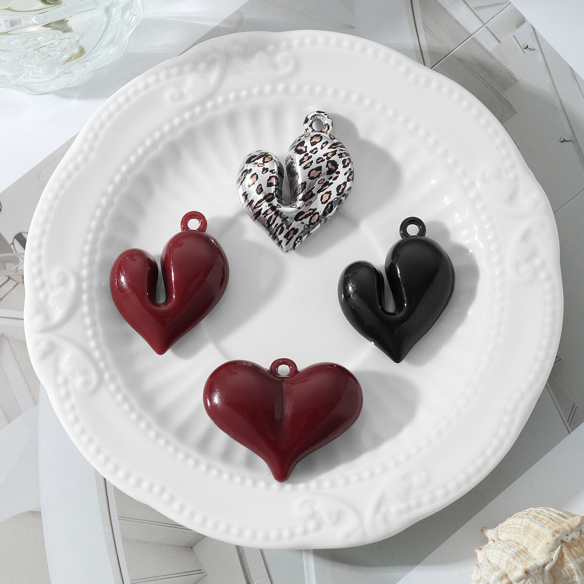 1 pieza de dijes acrílicos con estampado de leopardo y corazón para bolso de mujer h5 Imagen4