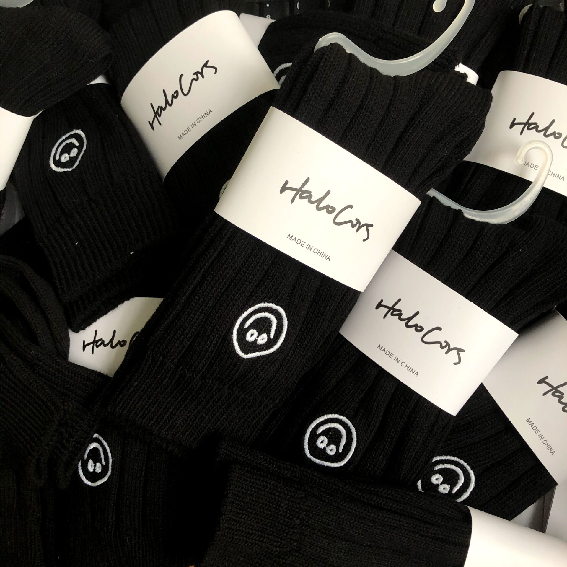 1Pair  Solid Color Soft Ribbed Cotton  Mid-Calf Socks Picture2