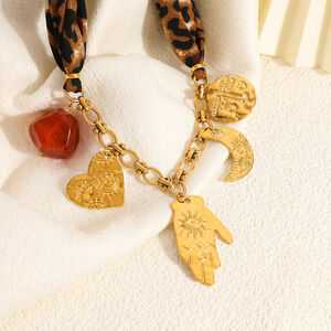 1 Piece Devil's Eye Heart Moon Stainless Steel Waterproof Women's Pendant Necklaces h5 Picture4