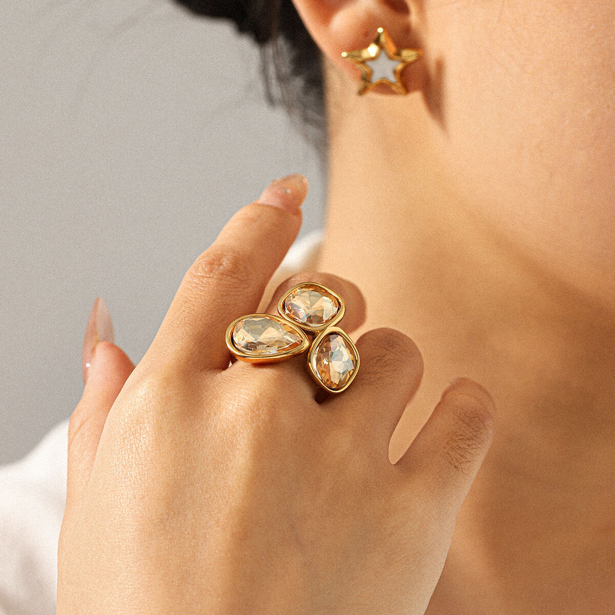 1 Piece Elegant Stainless Steel Waterproof Gold Color Zircon Gemstone Ring