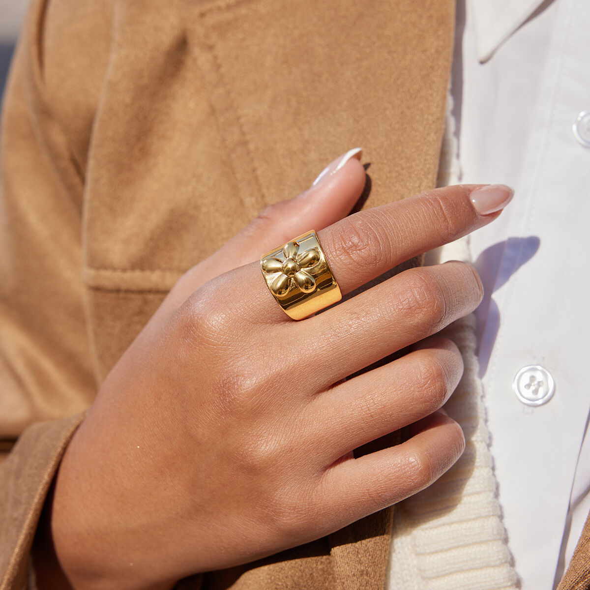 1 Stück Exquisiter Statement-Ring aus Edelstahl mit Blumenmuster, wasserdicht, goldfarben