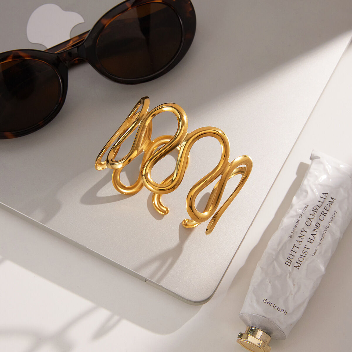 1 Piece Classic Wavy Lines Stainless Steel Waterproof Gold Color Women's Cuff Bracelets 2