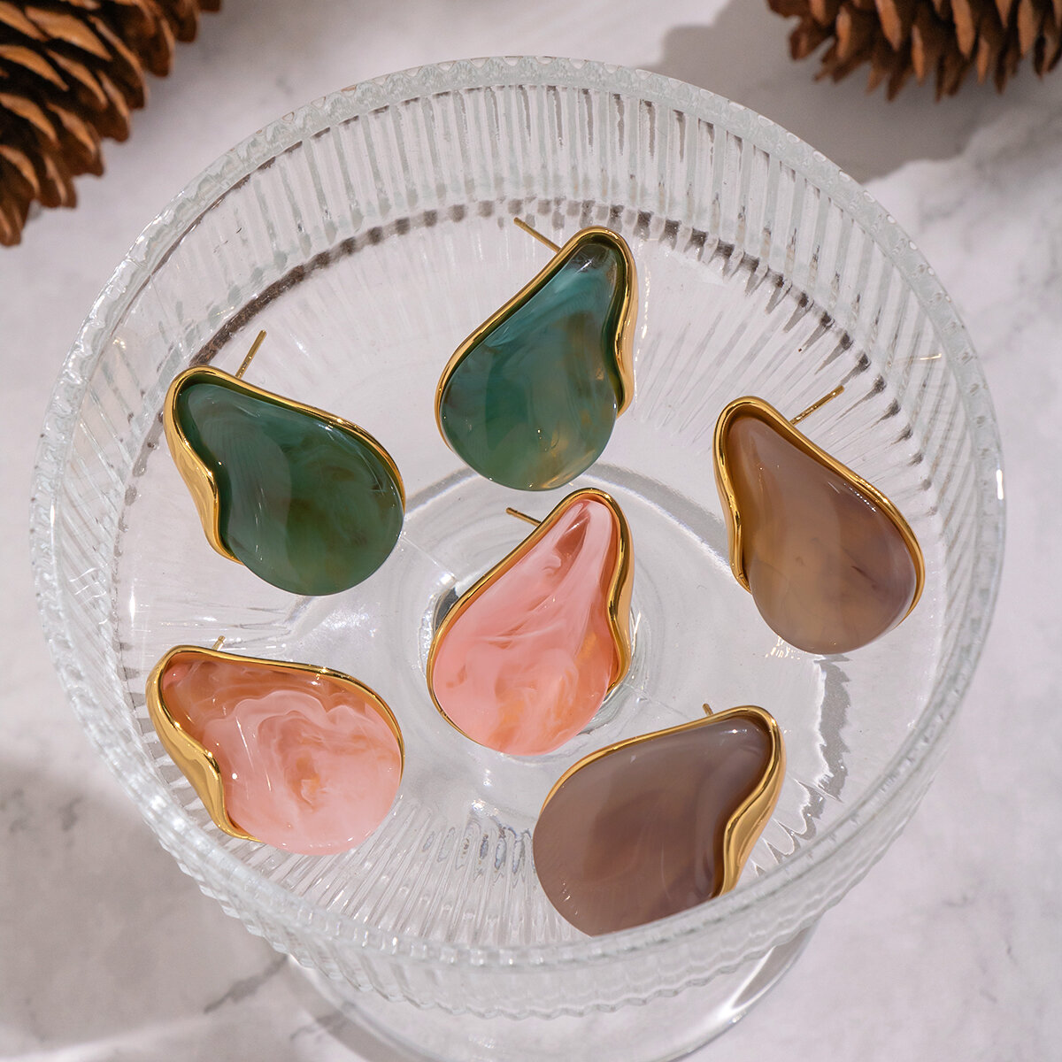 1 Pair Ombre Resin Gold Color Stud Earring 2