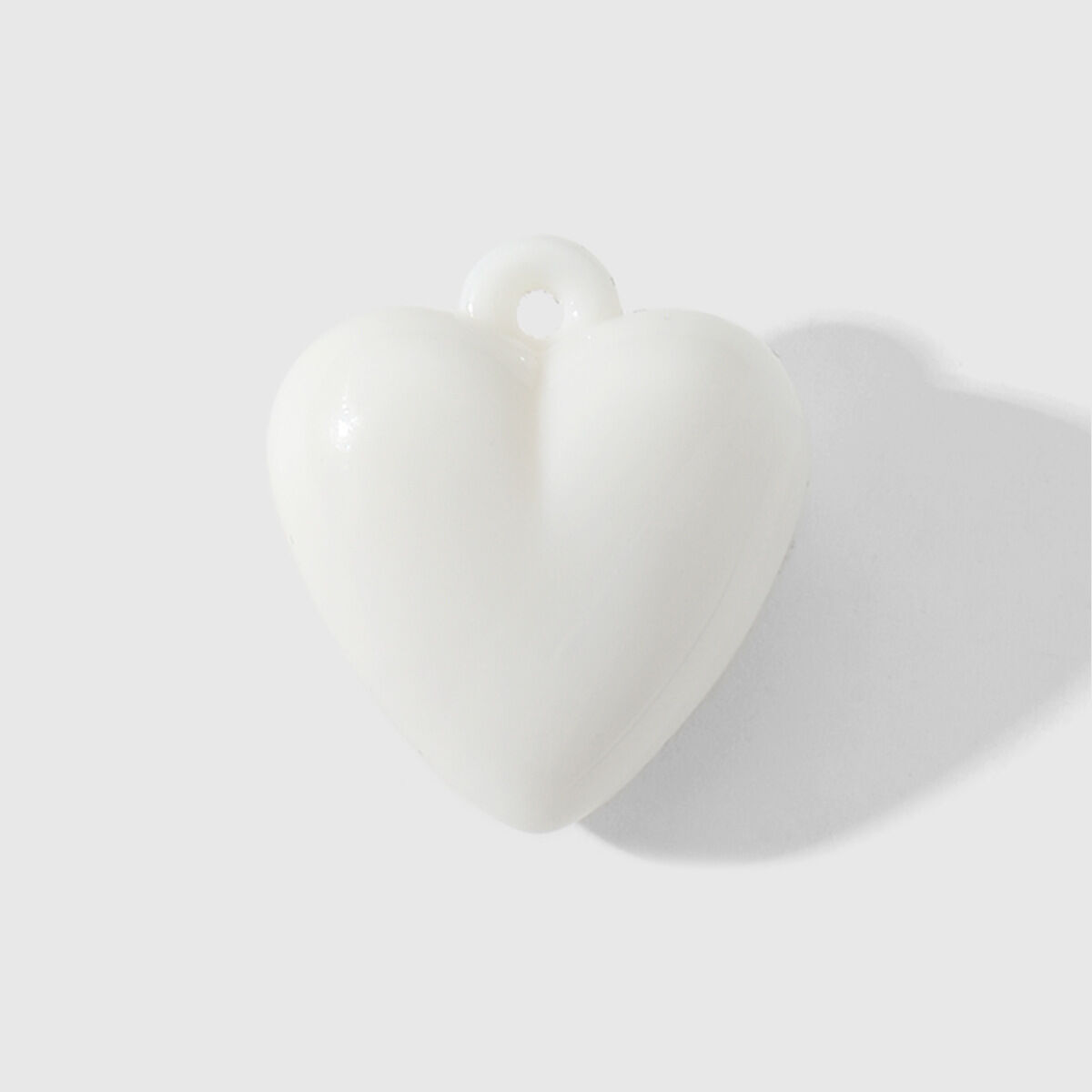 1 pieza de dijes de acrílico para bolso de mujer con forma de corazón de colores sólidos 