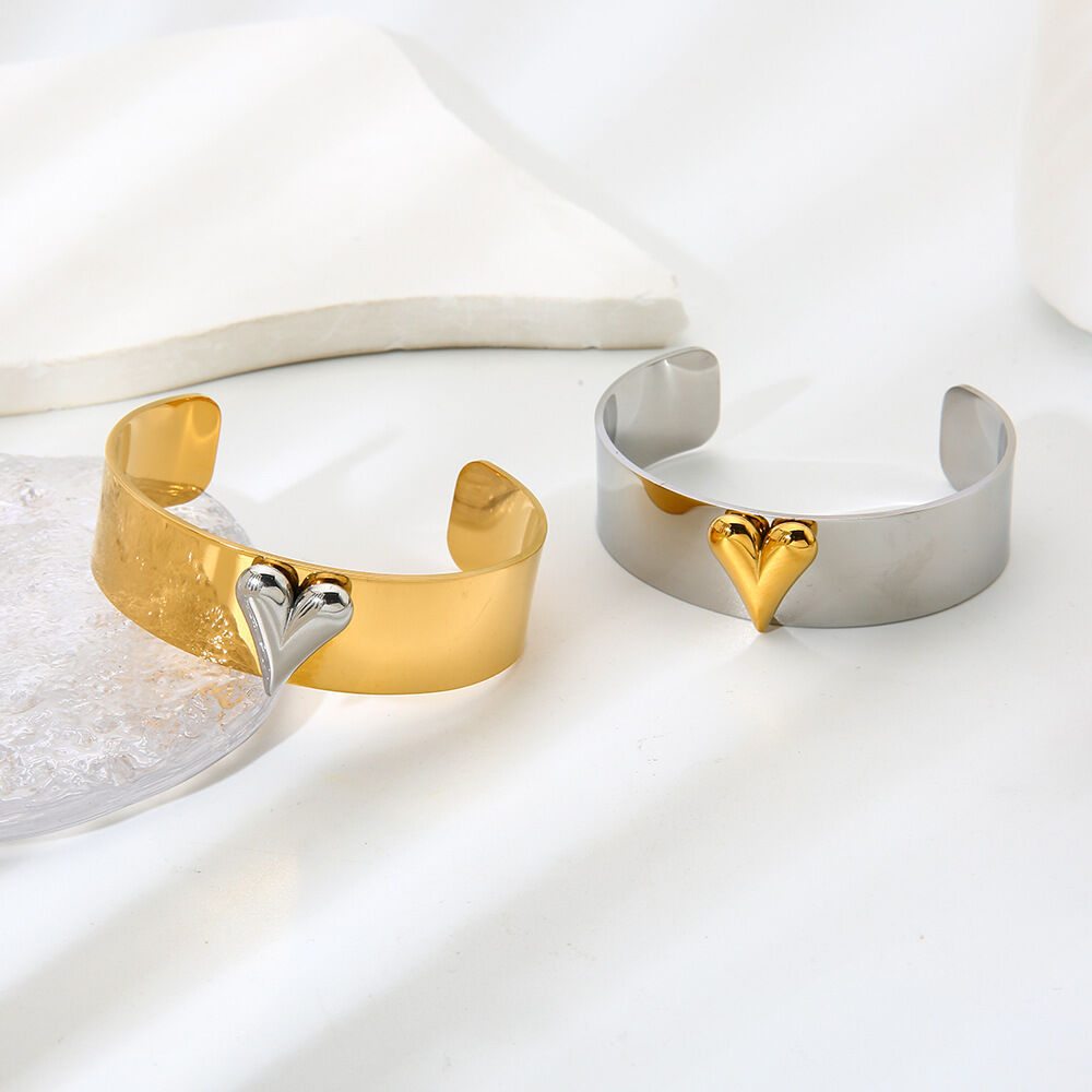 1 PieceMinimalist Smooth Surface Heart Stainless Steel Waterproof  Gold Color  Women's Cuff Bracelets