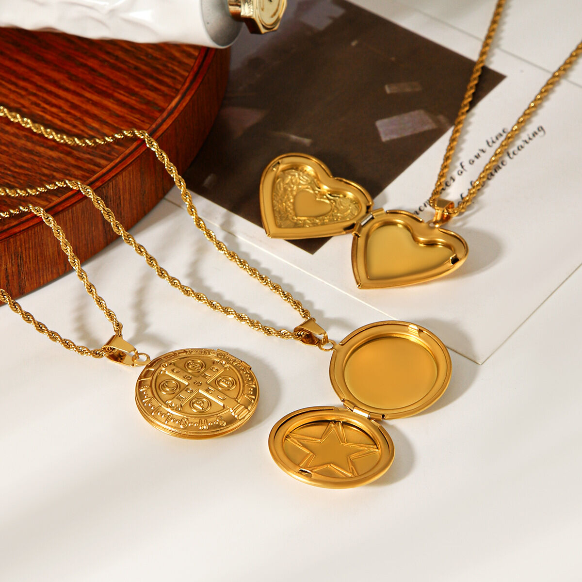 1 Piece Retro Relief Pattern Stainless Steel Waterproof Gold Color Pendant Necklace h5Picture3
