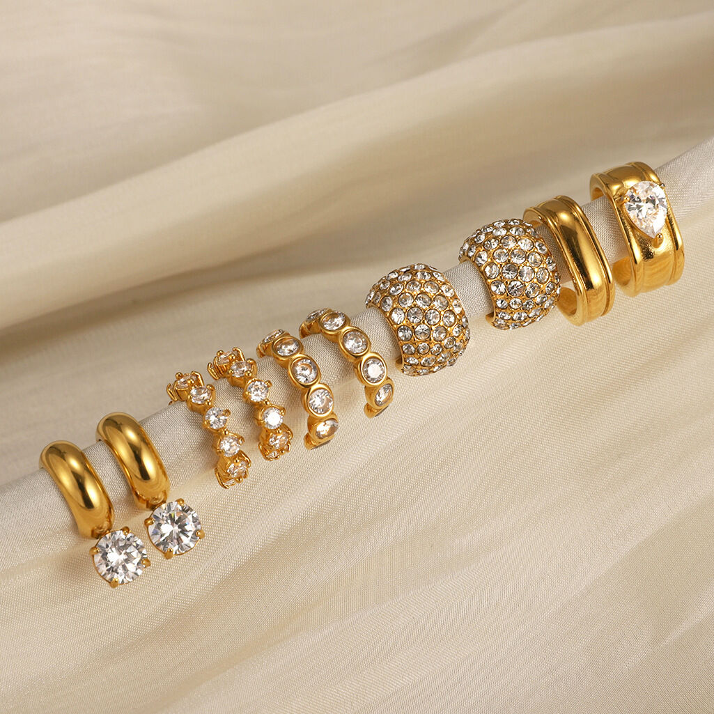1 Pair Glamorous Stainless Steel Waterproof Gold Color Zircon Women's Ear Cuffs