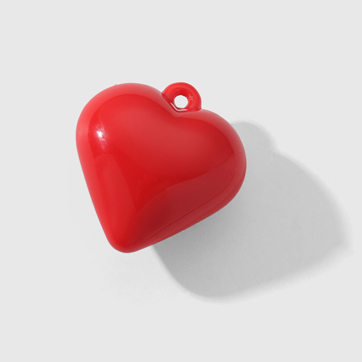 1 pieza de dijes de acrílico para bolso de mujer con forma de corazón de color sólido Imagen5