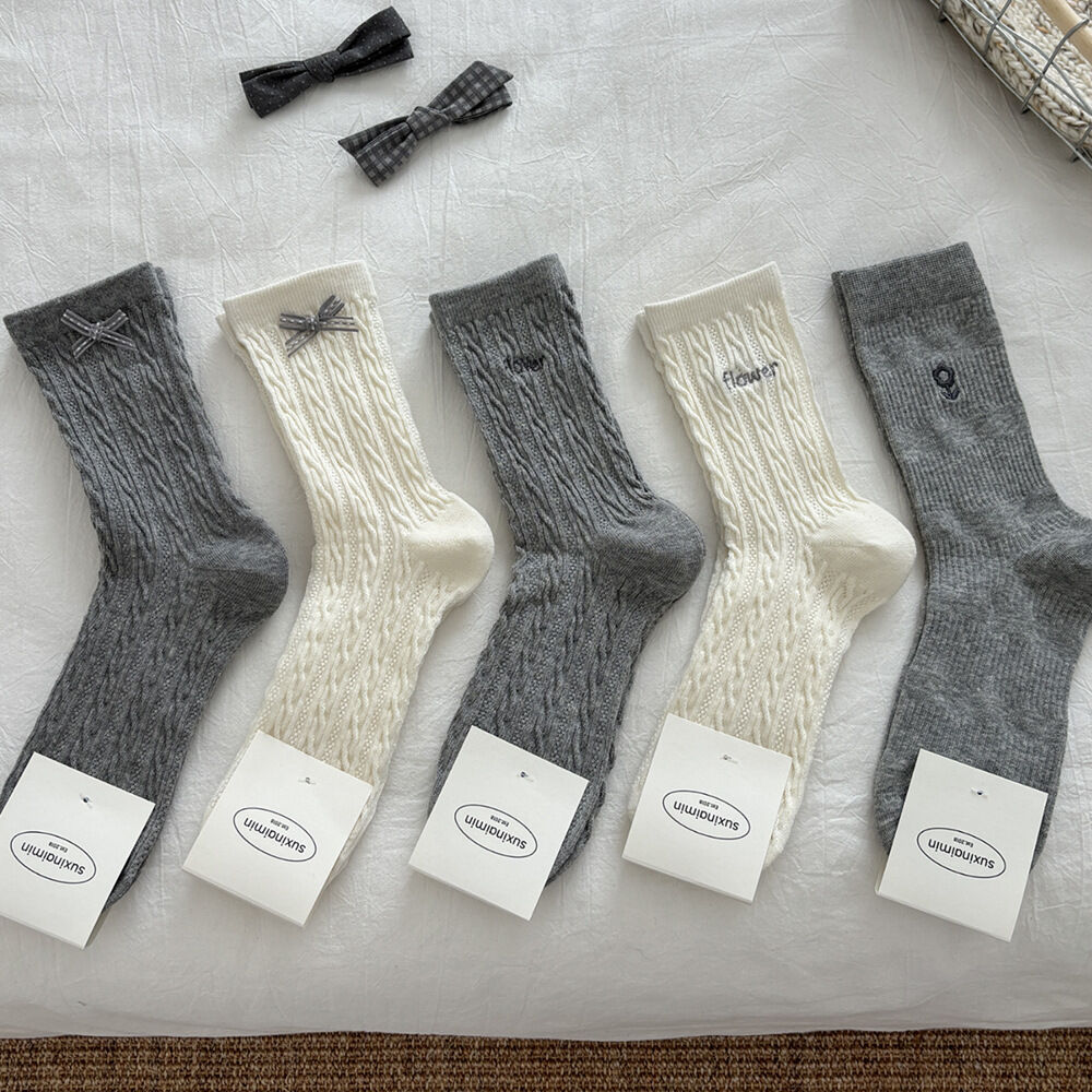 1 Pair Solid Color Twisted Knot Cotton Mid-Calf Socks Picture2