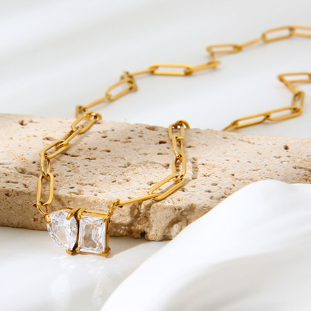 Collana da donna con catena a goccia rettangolare in acciaio inossidabile impermeabile color oro e zirconi
