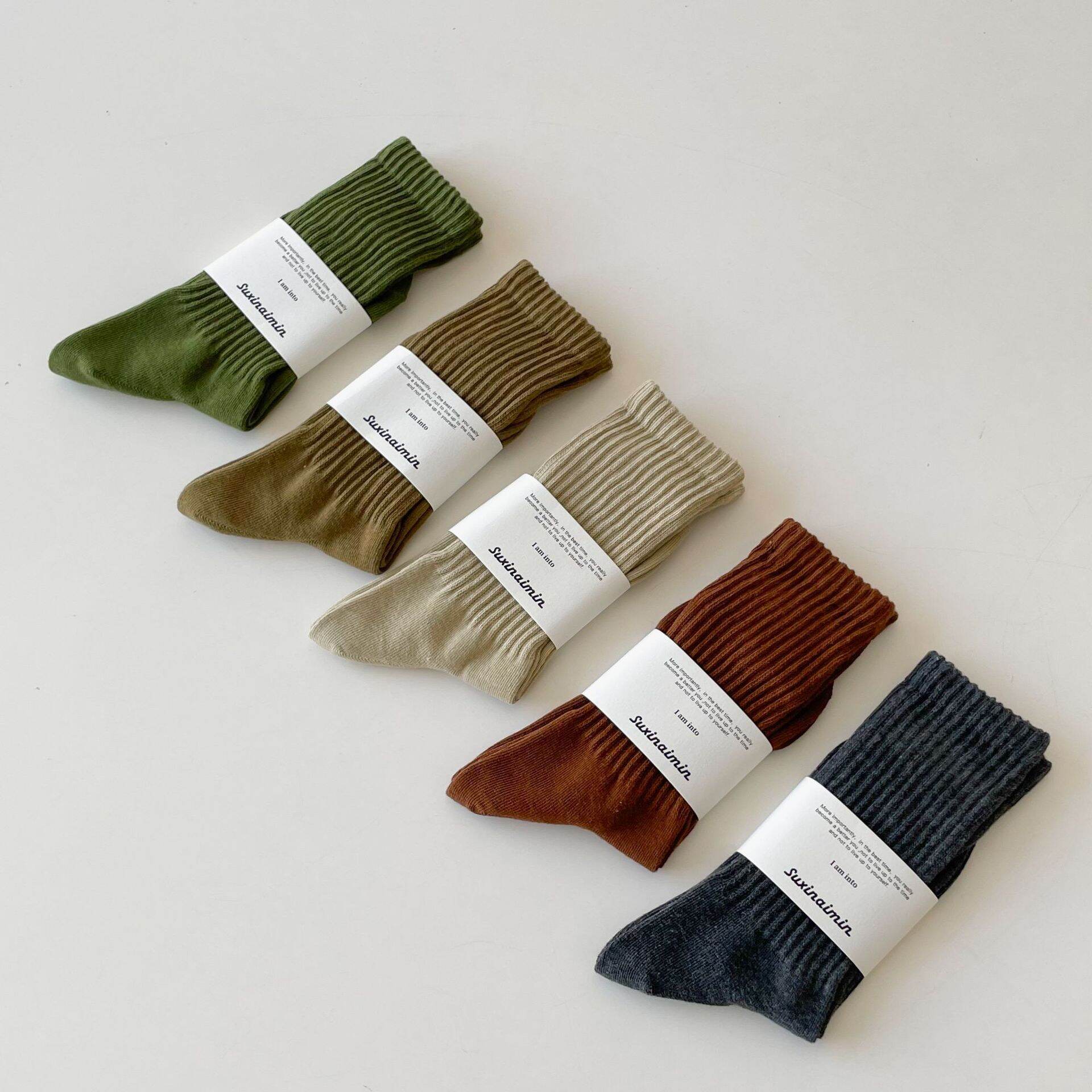 1 Pair Versatile Sports - Casual Alphabet Cotton Mid-Calf Socks h5 Picture4
