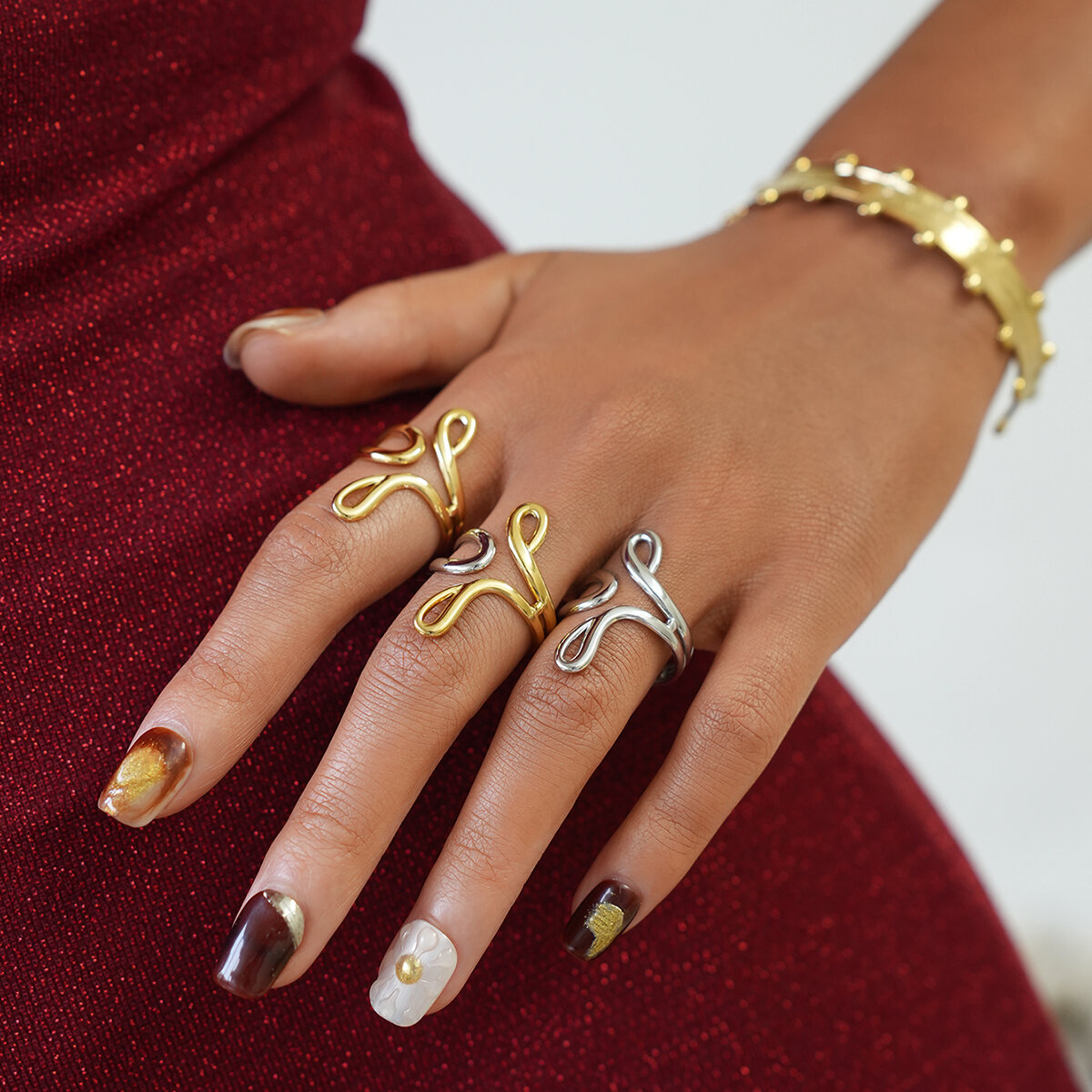 1 stuk eenvoudige, onregelmatige lijnvormige, waterdichte, goudkleurige, statement ring voor dames h5 Afbeelding6