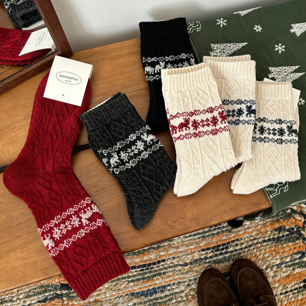 1Pair Vintage Christmas Elk - pattern CottonMid-Calf Socks Picture3