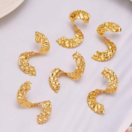 Boucles d'oreilles puces pour femme, en acier inoxydable doré, motif martelé en forme de S (1 paire). 2