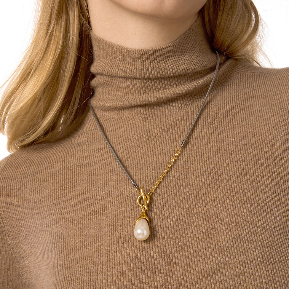 1 Stück wunderschöne, tropfenförmige, wasserdichte Damen-Anhänger-Halskette aus Edelstahl in Goldfarbe
