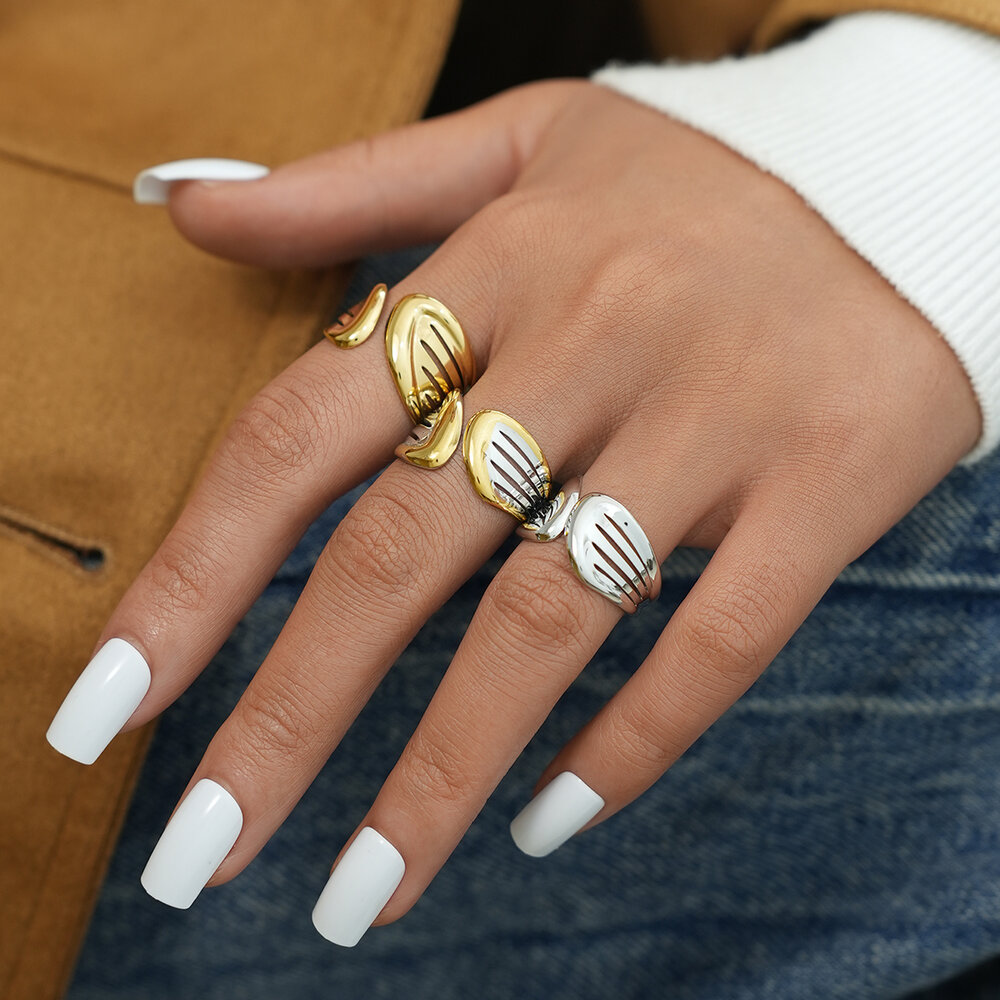 1 Stück Simple Series Unregelmäßig geformter Edelstahl Wasserdichter Goldfarbener Statement-Ring für Damen h5Bild3