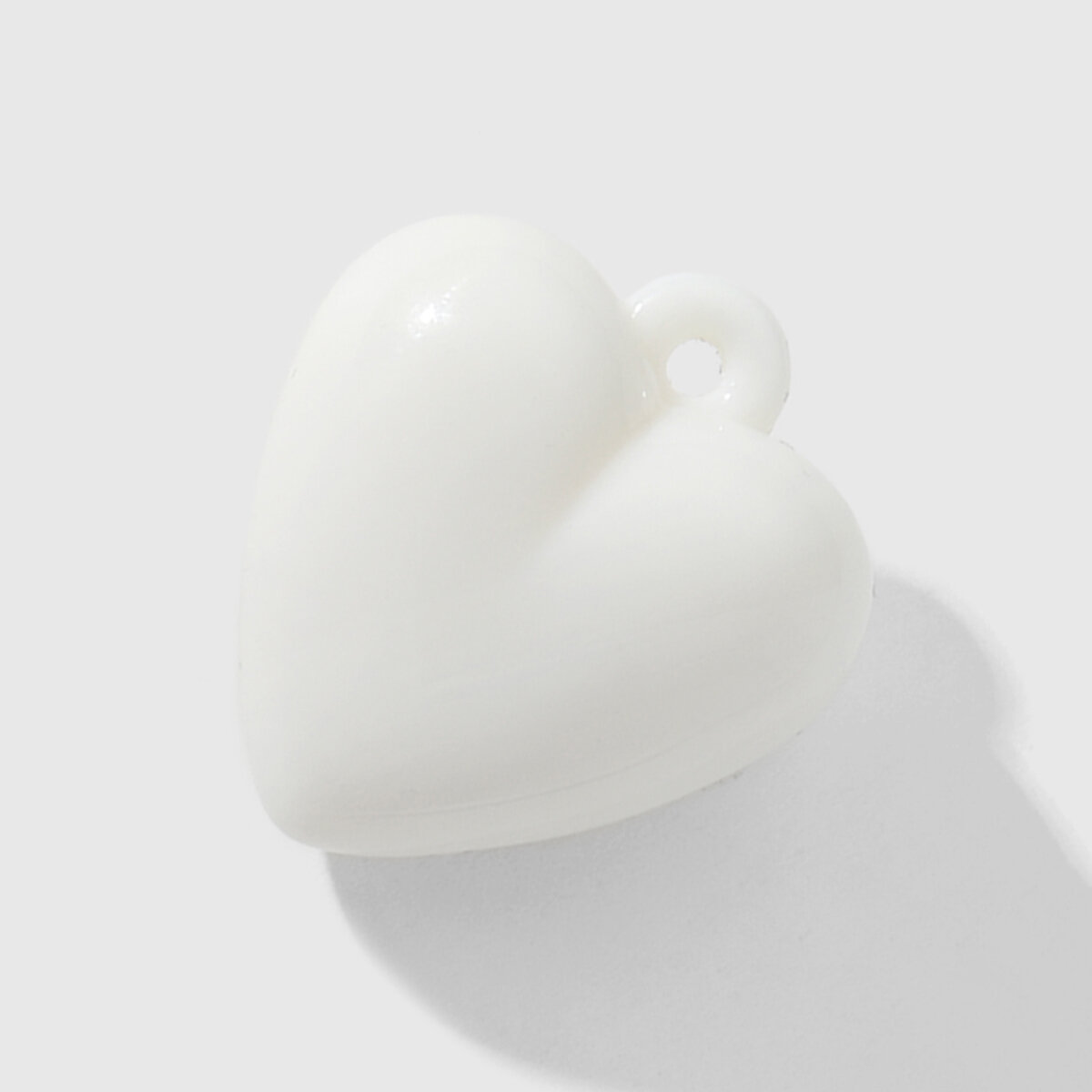 1 pieza de dijes de acrílico para bolso de mujer con forma de corazón de colores sólidos h5 Imagen5