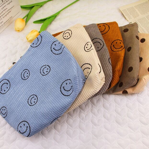 1 Piece Smiling Face Corduroy Makeup Bag Picture2