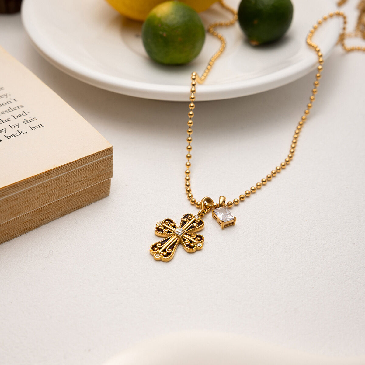 1 Piece Retro Cross Stainless Steel Waterproof Gold Color Zircon Women's Pendant Necklaces h5 Picture4