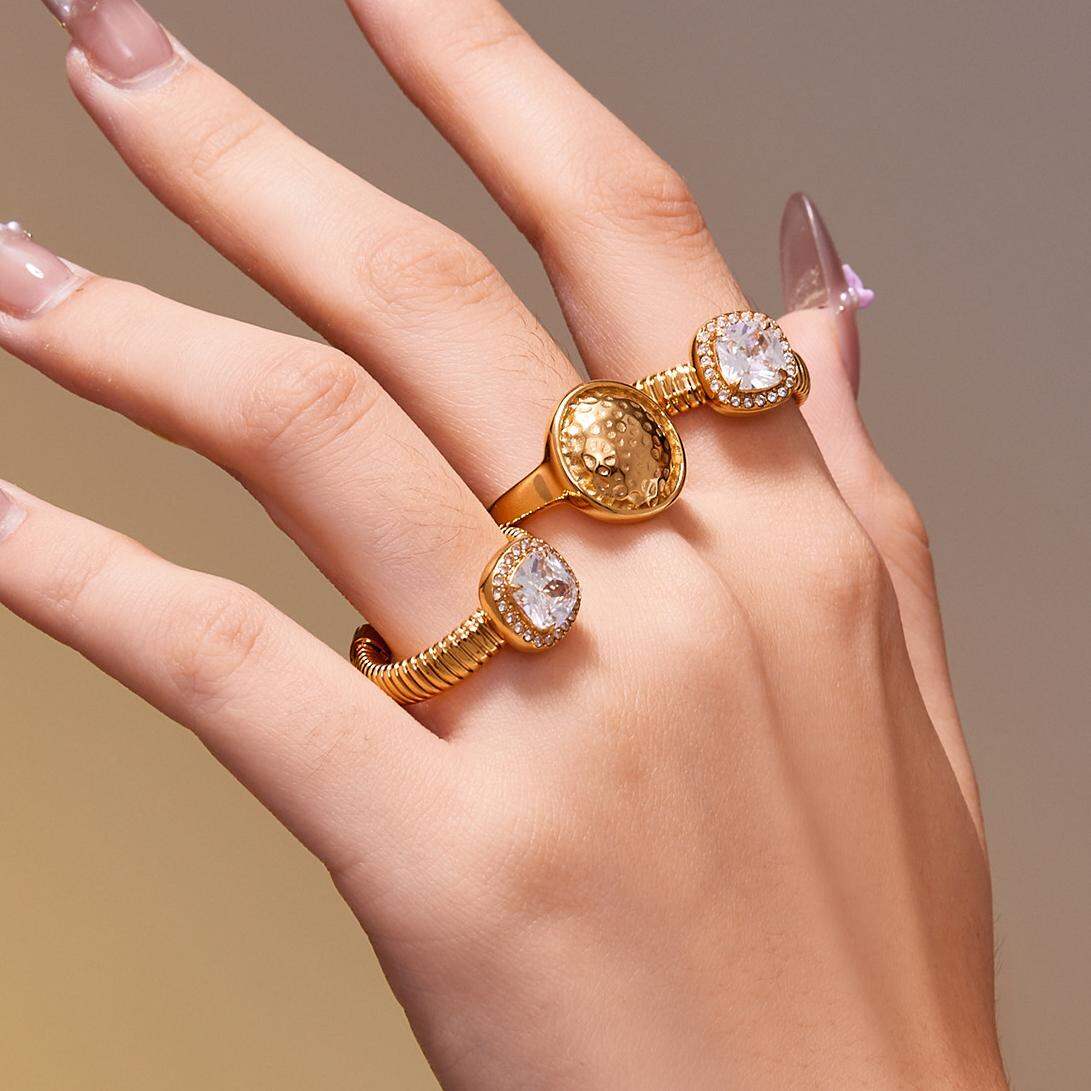1 Stück funkelnder rechteckiger Edelstahlring, wasserdicht, goldfarben, mit Zirkonia-Edelstein für Damen h5 Bild4