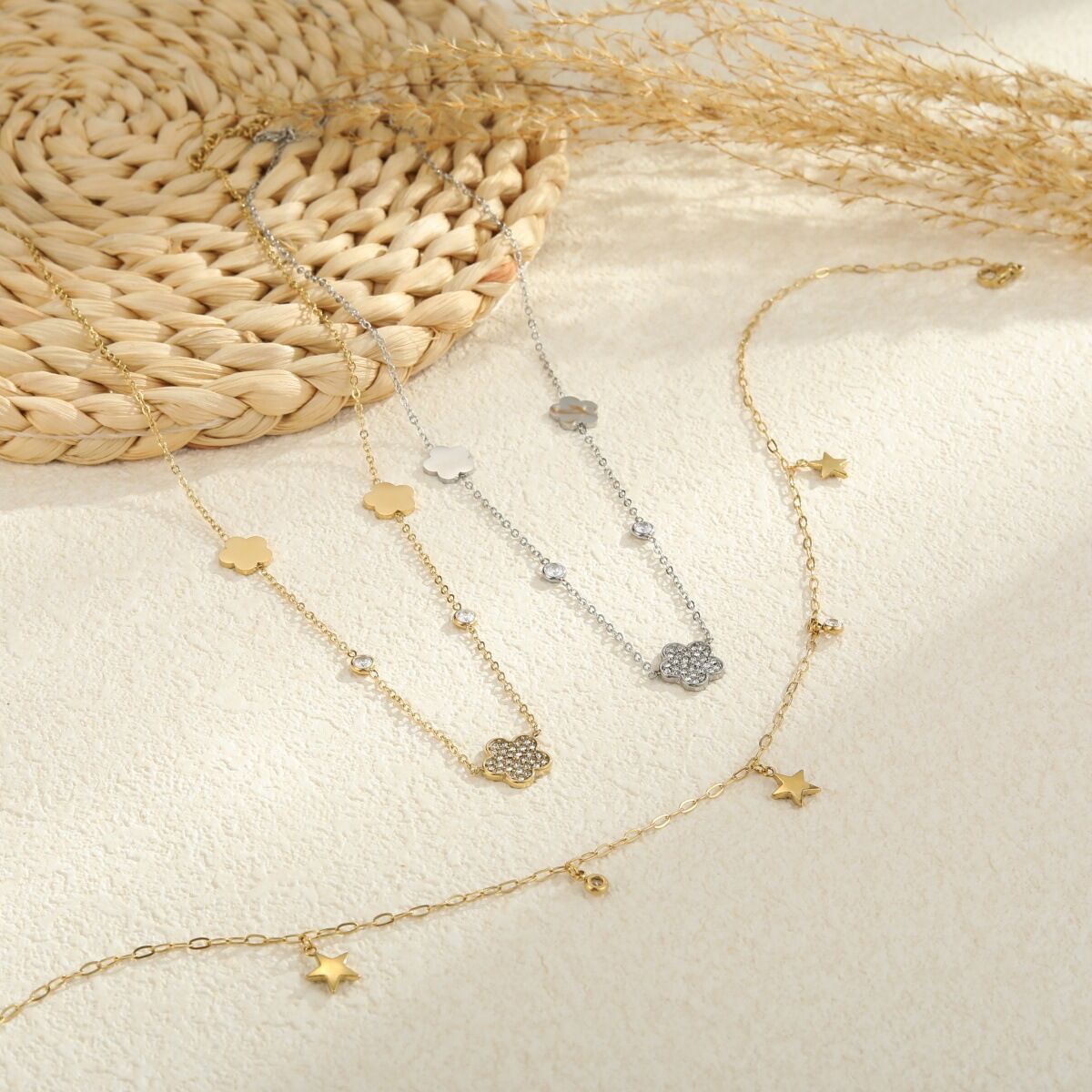 1 Piece Simple Flower Star Moon Stainless Steel Waterproof Women's Chain Necklaces h5 Picture2