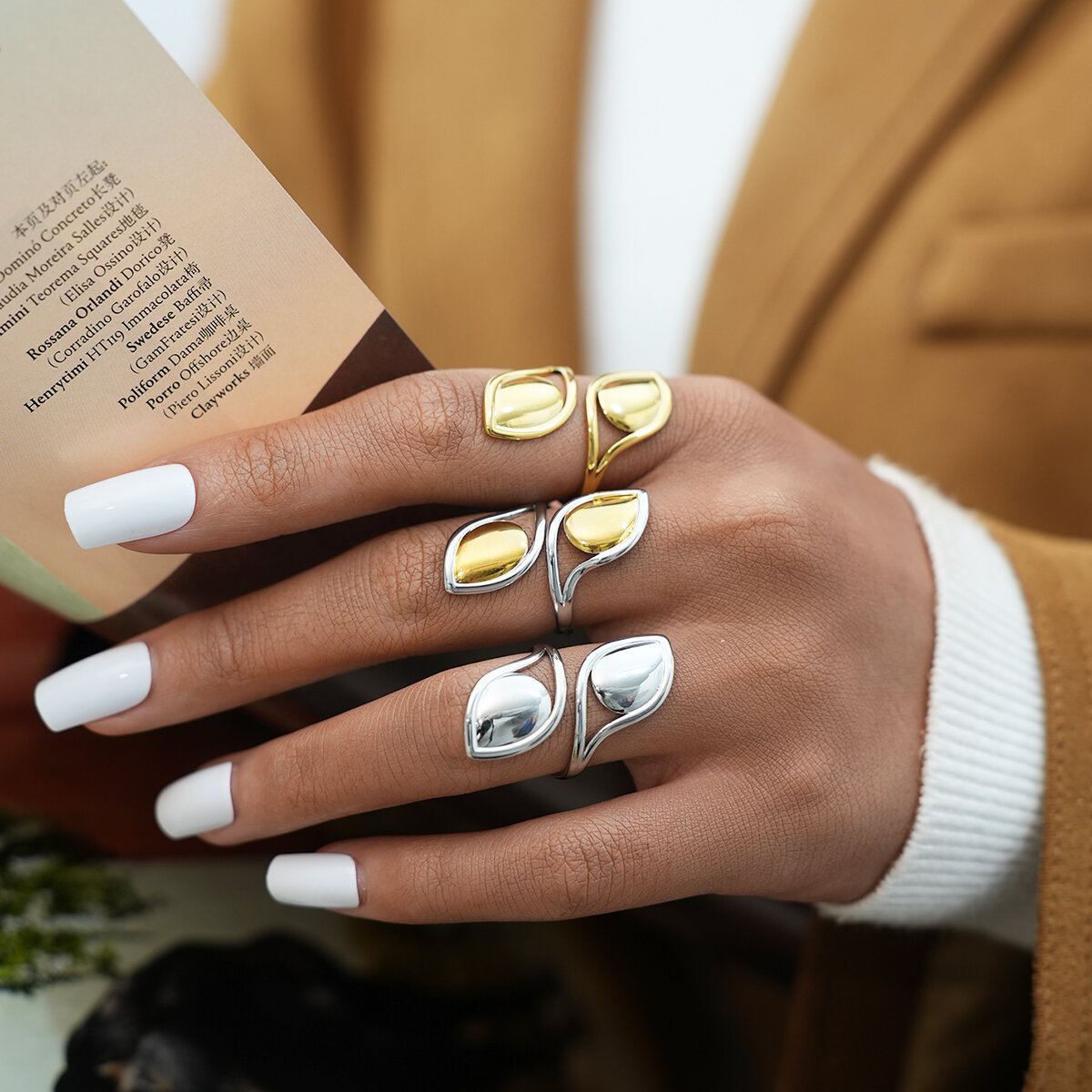 1 stuk eenvoudige, waterdichte, goudkleurige statement ring voor dames met plantmotief.