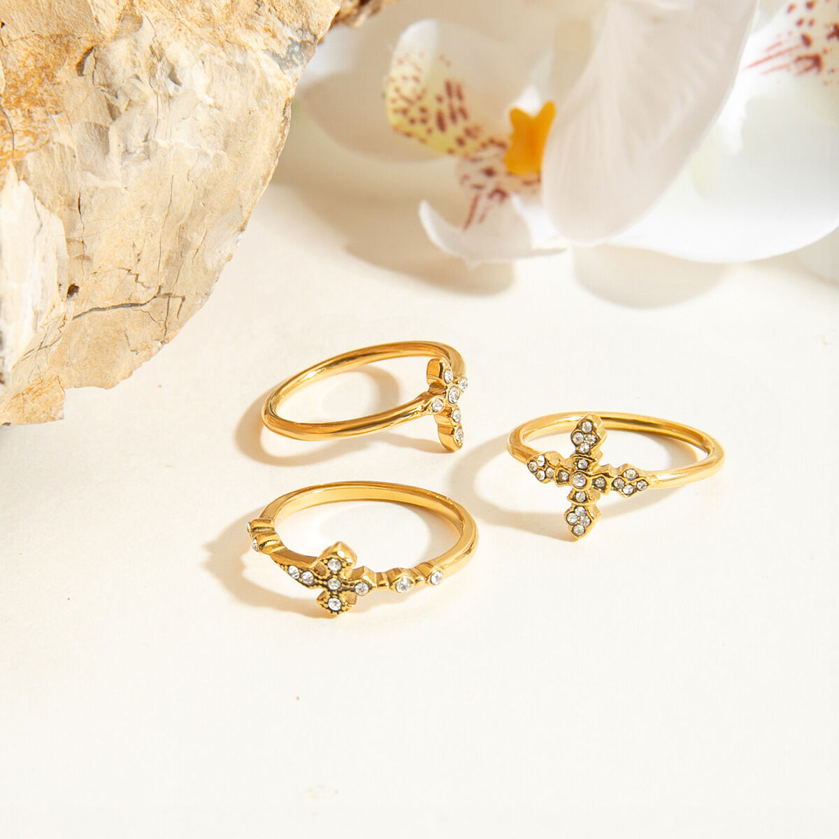 1 Piece Glamorous Cross Stainless Steel Waterproof Gold Color Statement Rings h5 Picture4