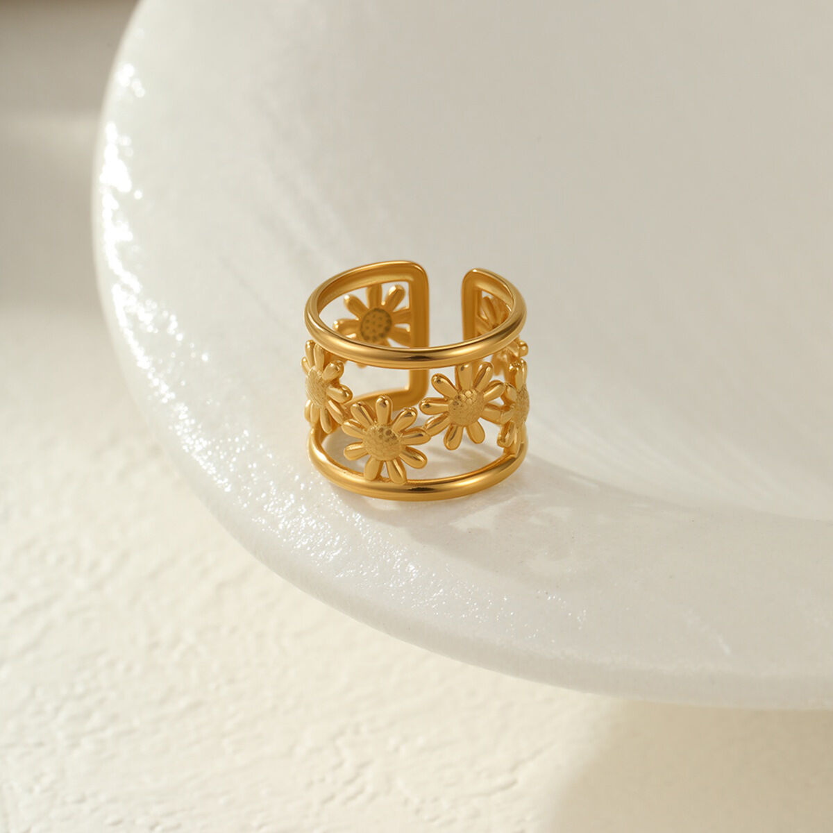 1 Piece Luxurious  Sweet Flower Circle Stainless Steel Waterproof Women's Beaded Rings h5 Picture4