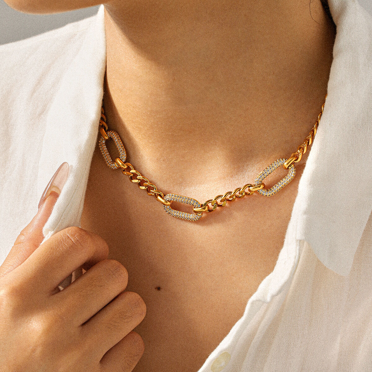 Collana con catena in acciaio inossidabile impermeabile color oro con zirconi da 1 pezzo 2