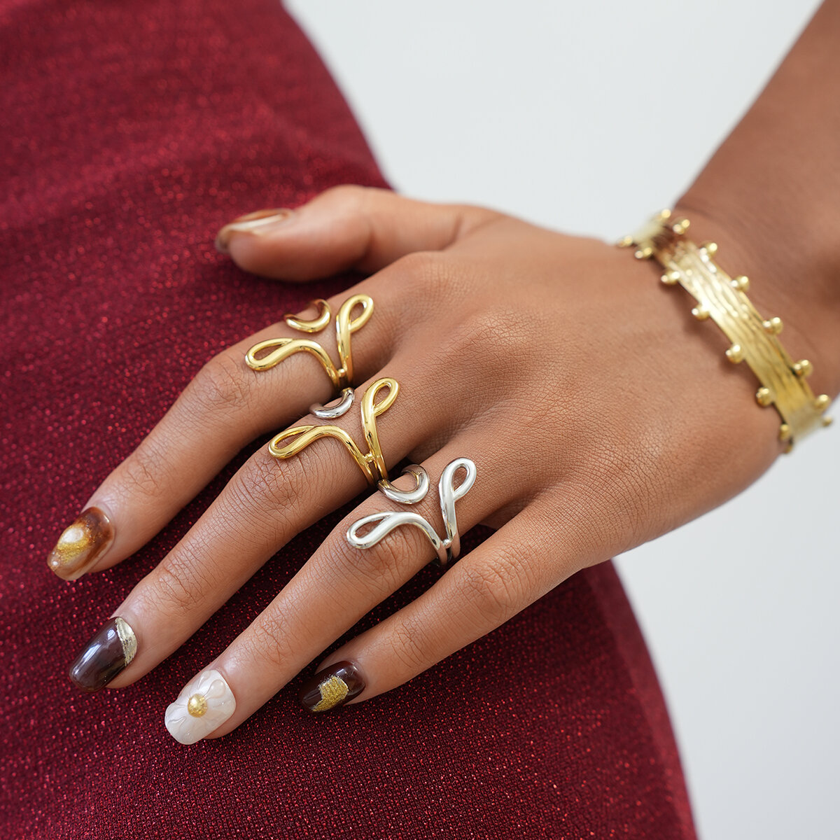 1 stuk eenvoudige, onregelmatige lijnvormige, waterdichte, goudkleurige, statement ring voor dames h5 Afbeelding4