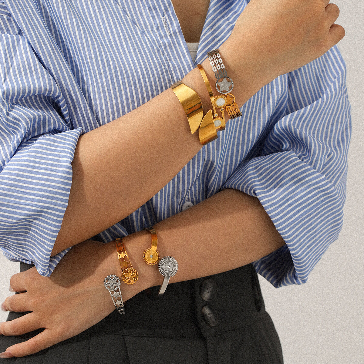 Bracelet rétro ajouré en acier inoxydable étanche couleur or (1 pièce)