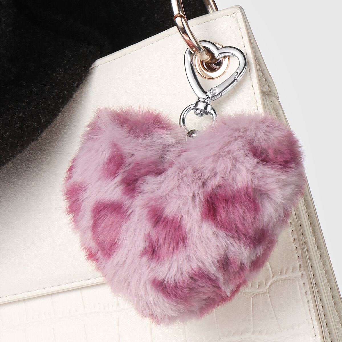 1 Piece Retro Plush Heart Leopard Print Bag Charm 2