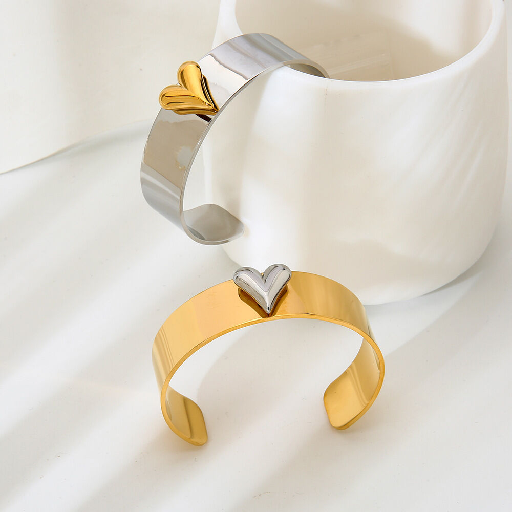 1 PieceMinimalist Smooth Surface Heart Stainless Steel Waterproof  Gold Color  Women's Cuff Bracelets 2