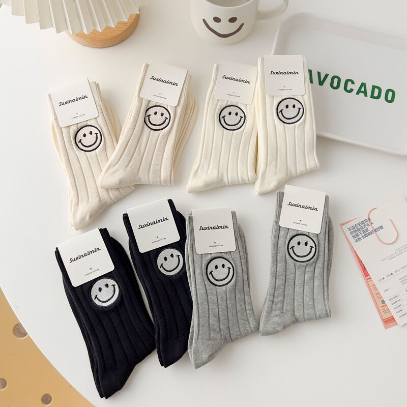 1 Pair Cute Embroidered Smiley Face Cotton Mid-Calf Socks Picture2