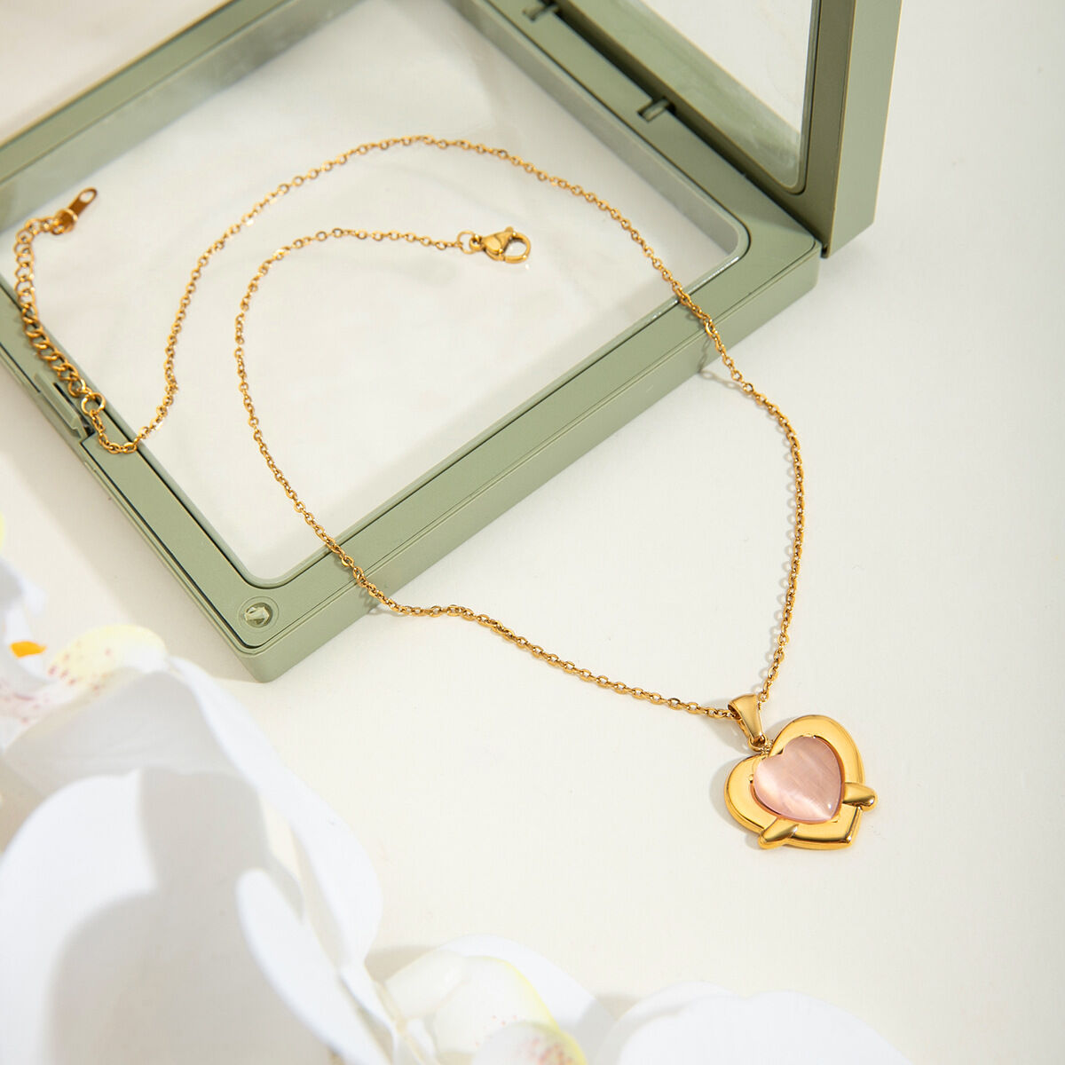 Collier pendentif sophistiqué en forme de cœur rose, en acier inoxydable étanche et couleur or pour femme (1 pièce) h5 Image5