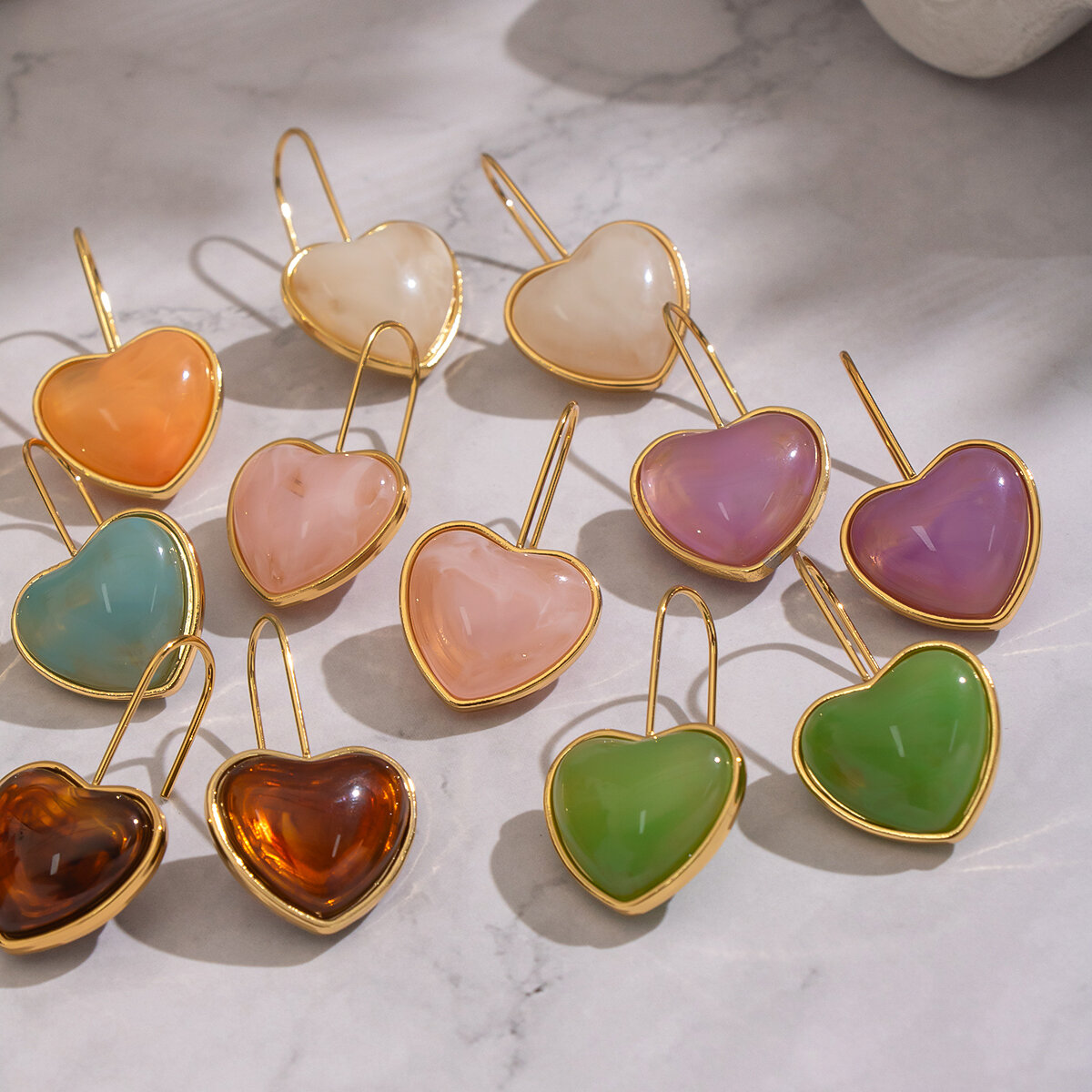 1 Pair Heart Resin Gold Color Drop Earrings h5 Picture2