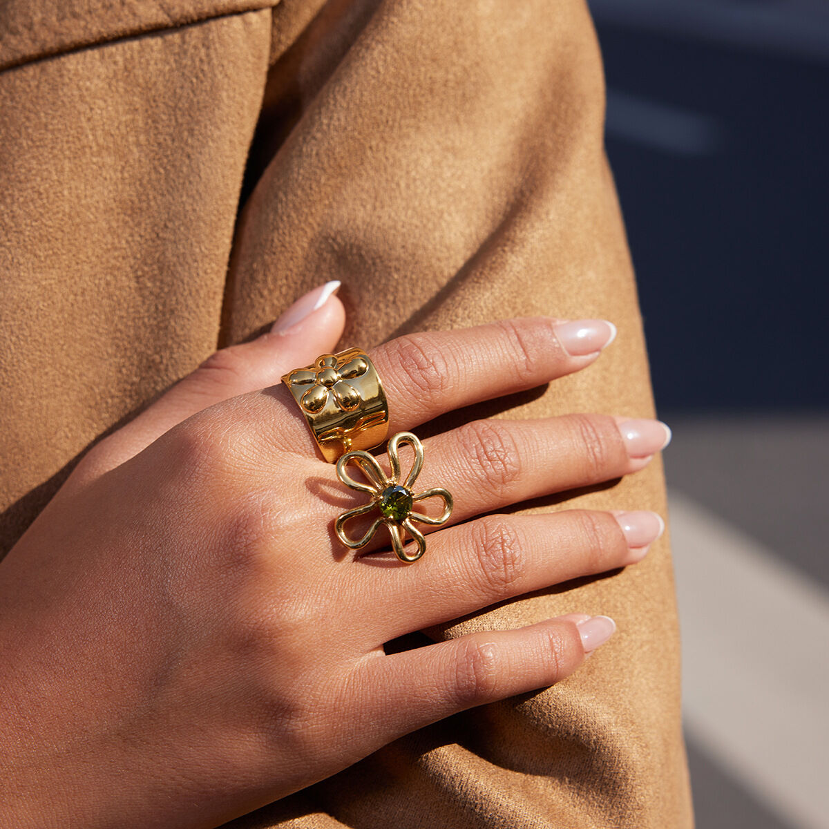 1 Stück Exquisiter Statement-Ring aus Edelstahl mit Blumenmuster, wasserdicht, goldfarben 2