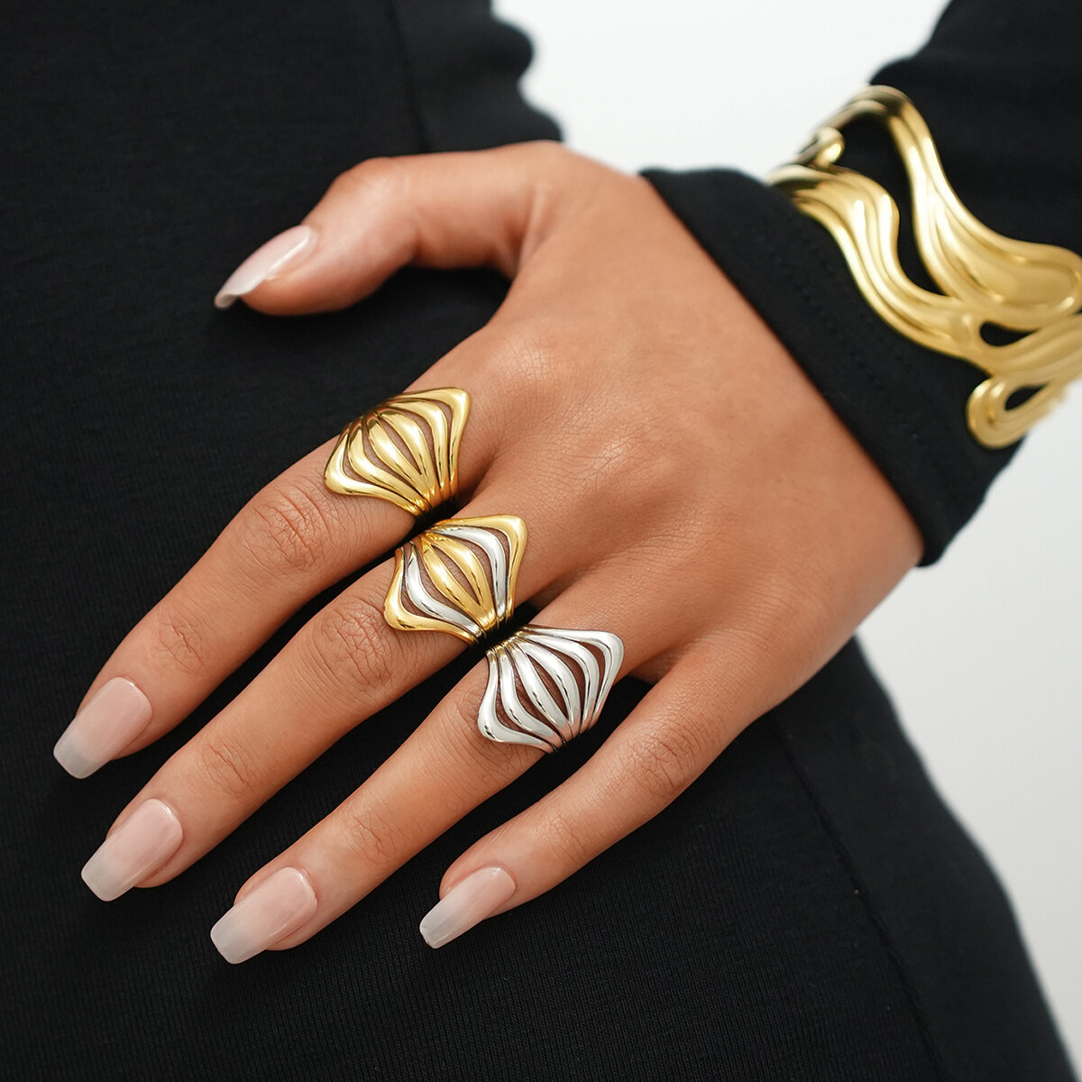 1 Piece Simple  Retro Hollowed-out Stainless Steel Waterproof   Gold Color  Statement Rings