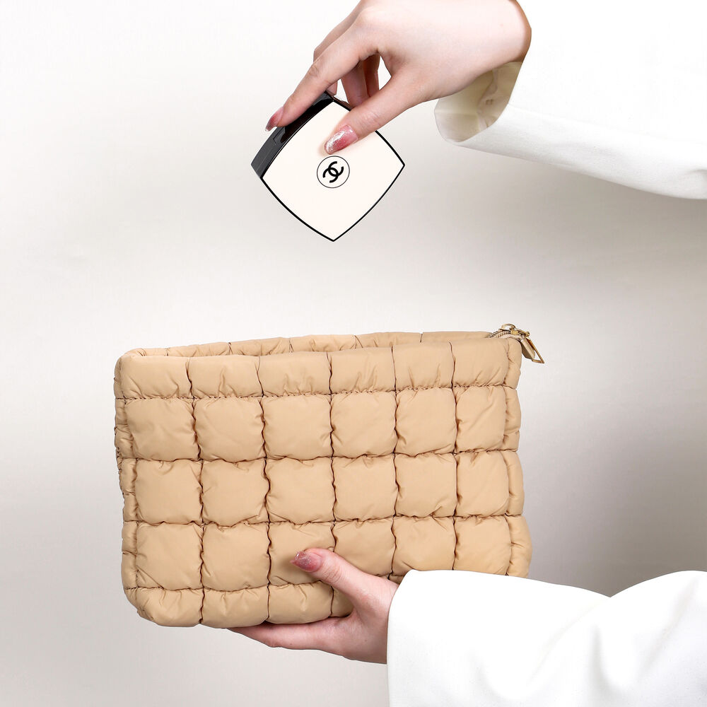 1 Piece Solid Color Wrinkled Cloud Shaped Women's Makeup Bags Picture4
