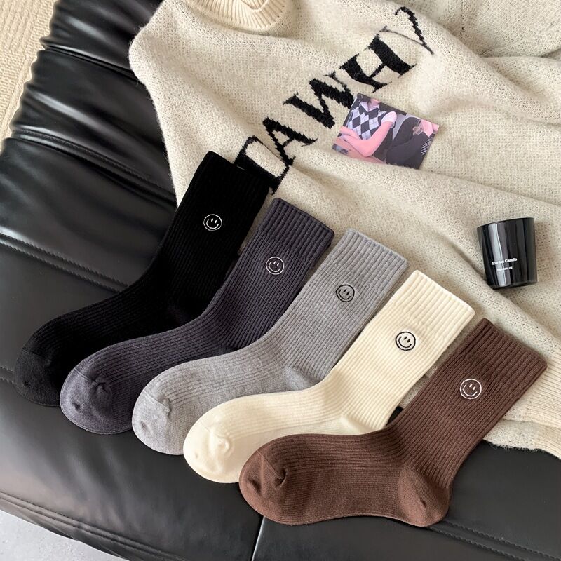 1 Pair Casual with Smiley Face Embroidery  Mid-Calf Socks Picture2