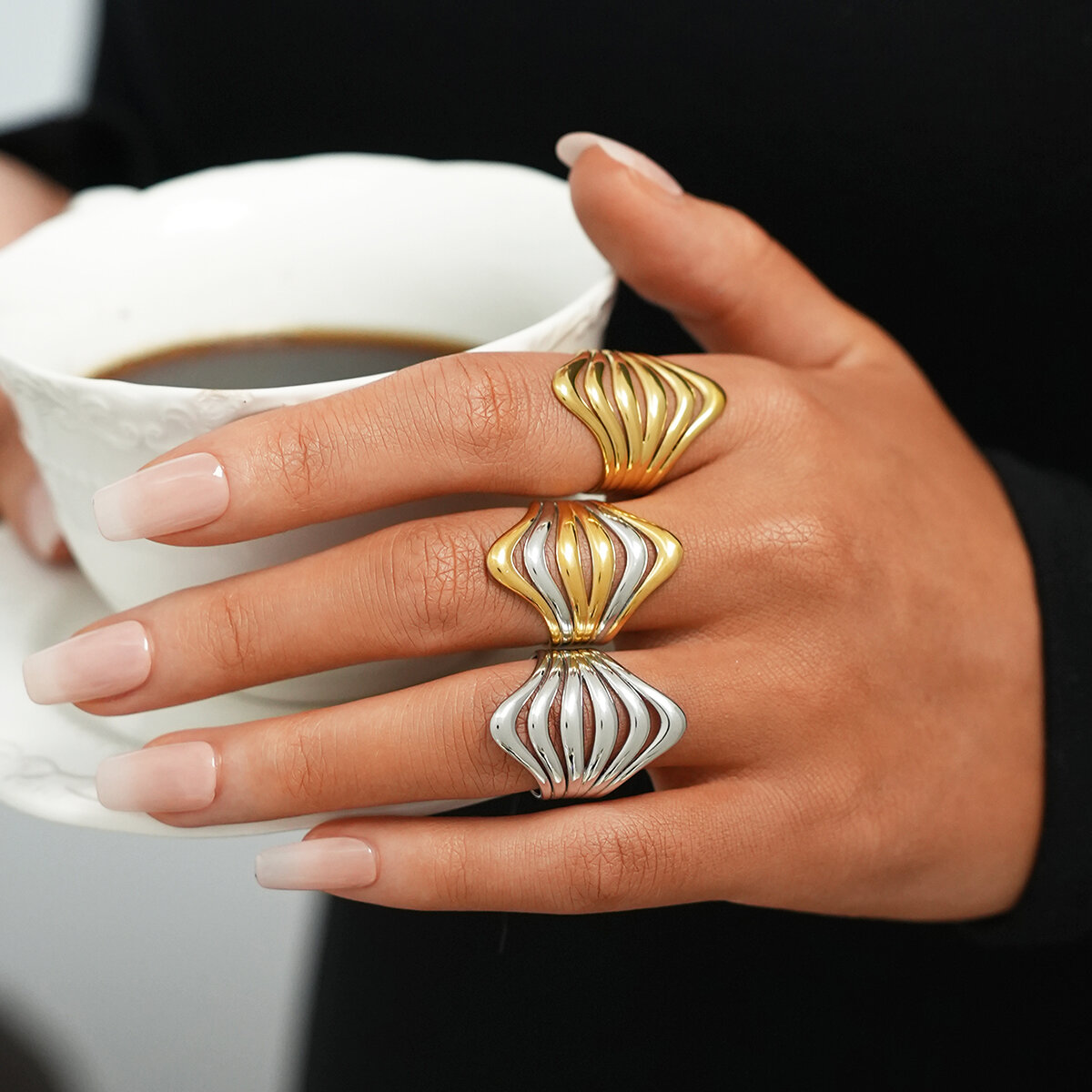 1 Piece Simple  Retro Hollowed-out Stainless Steel Waterproof   Gold Color  Statement Rings Picture5
